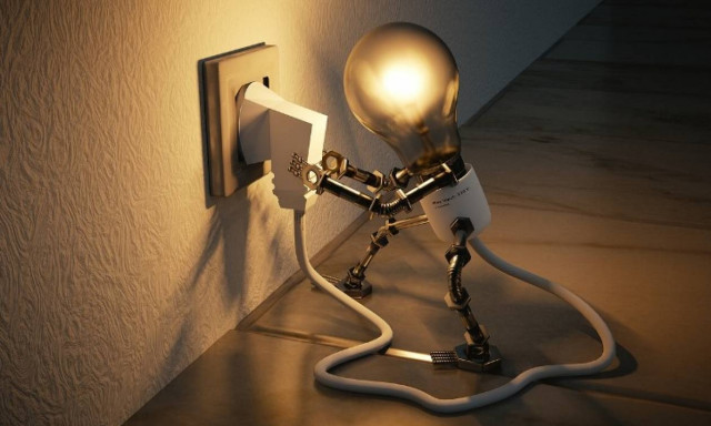 ΔΕΗ: Πότε ξεκινά το χειμερινό ωράριο για το νυχτερινό τιμολόγιο - Ποιες ώρες θα πληρώνετε λιγότερο