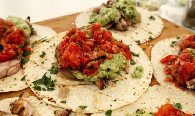 Η συνταγή της ημέρας: Τάκος με ψητό κοτόπουλο