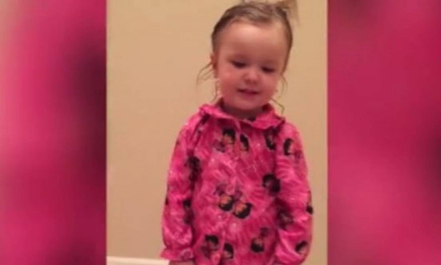 Η μικρότερη… «δασκάλα» χορού (vid)