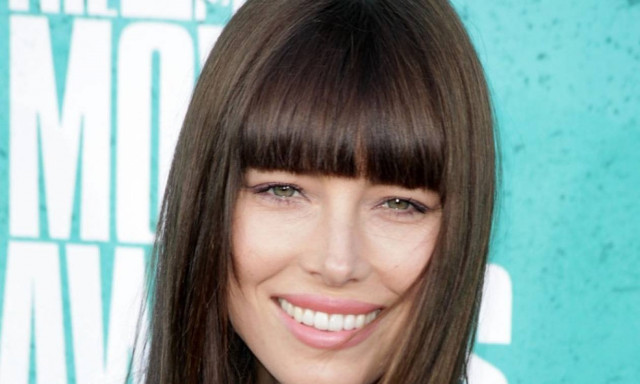 Αυτά τα χτενίσματα θα σε πείσουν να κόψεις αφέλειες