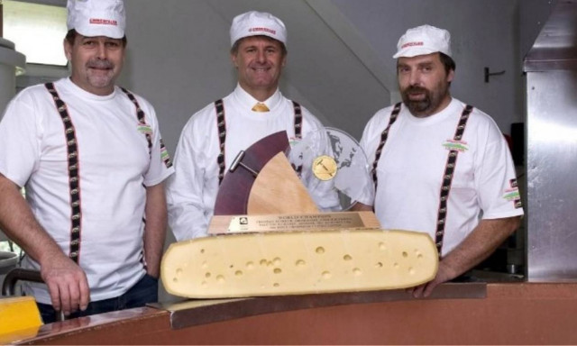 Παραγωγός έμενταλ «επιστράτευσε» τους Led Zeppelin και τον Mozart για την ωρίμαση των τυριών του!