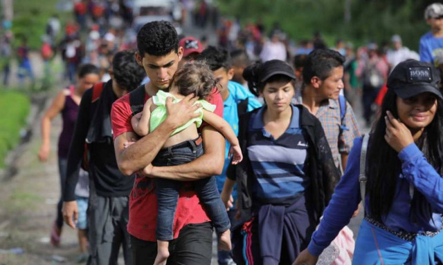 Περίπου 1.500 μετανάστες από το Ελ Σαλβαδόρ εισήλθαν από τη Γουατεμάλα στο Μεξικό