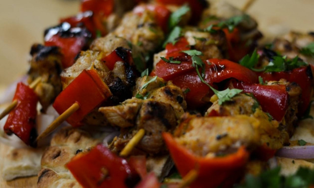 Η συνταγή της ημέρας: Χοιρινά σουβλάκια