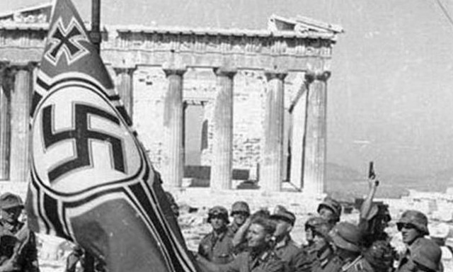 DW: Ελλάδα και Πολωνία μπορούν από κοινού να πιέσουν τη Γερμανία για τις αποζημιώσεις