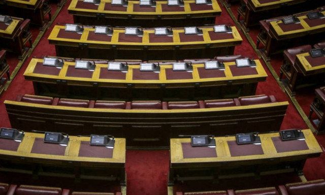 Ανεβαίνουν οι τόνοι μεταξύ ΣΥΡΙΖΑ και ΝΔ για τη Συνταγματική Αναθεώρηση