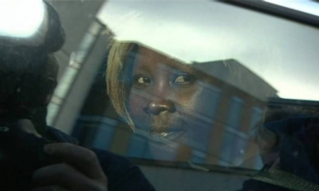 Φρίκη: 50χρονη έκοψε τα γεννητικά όργανα και τα βλέφαρα νεαρού για να διακοσμήσει το τζάκι!