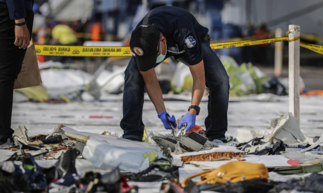 Ινδονησία: Το αεροπλάνο της Lion Air που συνετρίβη είχε βλάβη στον δείκτη ταχύτητας ανέμου (pics)