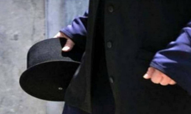 Δείτε πόσος είναι ο μισθός των ιερέων και αρχιερέων