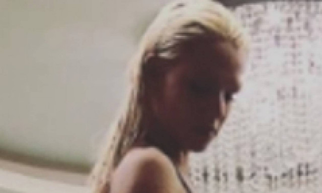 Η Κρητικιά του «Power of Love» ακόμα βάζει φωτιές με τα καμώματά της