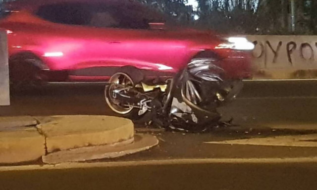 Τροχαίο - σοκ στην Αγία Παρασκευή: Νεκρός οδηγός μηχανής έπειτα από σύγκρουση με ΙΧ (pics)