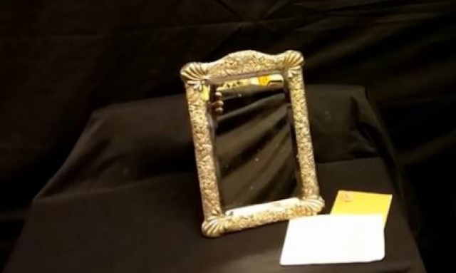 Σε δημοπρασία ο... στοιχειωμένος καθρέφτης από τον καπετάνιο του «Τιτανικού» (vid)