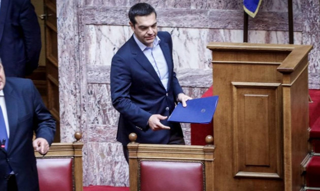 LIVE: Στη Βουλή η τροπολογία για τα αναδρομικά