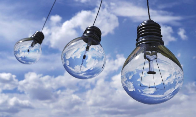 ΔΕΗ: Πώς θα πληρώνετε λιγότερα χρήματα στους λογαριασμούς ρεύματος