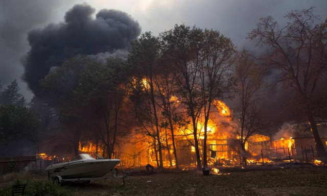 Πύρινη κόλαση στην Καλιφόρνια - Φόβοι για νεκρούς (pics&vids)