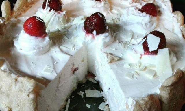 Η συνταγή της ημέρας: Charlotte με cream Bavarian