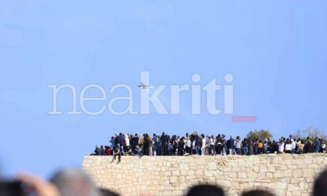 «Έσχισε» τον ουρανό του Ηρακλείου το F-16 προς τιμήν του πολιούχου της πόλης (pics)