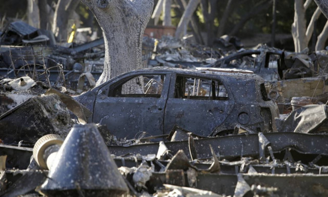 Καλιφόρνια: Ανεξέλεγκτη μαίνεται η πιο φονική πυρκαγιά στην ιστορία της πολιτείας (pics&vids)