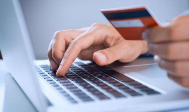 Κρήτη: Χειροπέδες σε νεαρό ζευγάρι - Είχαν στήσει διαδικτυακή «επιχείρηση» απάτης