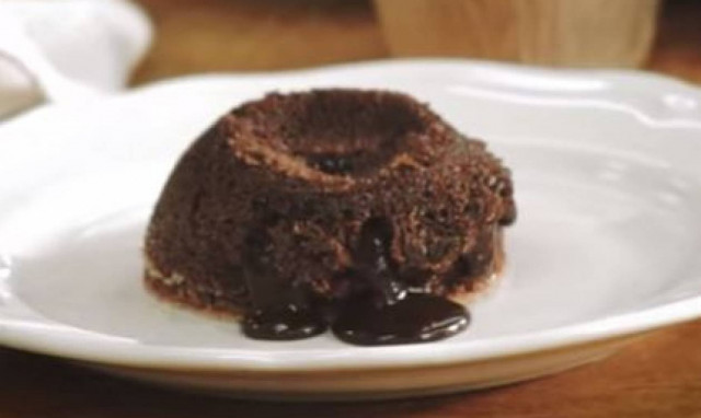 Εύκολη συνταγή για ατομικά σουφλέ σοκολάτας