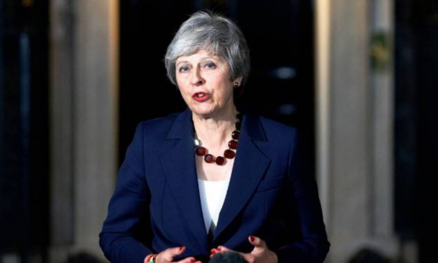 Πολιτικό «θρίλερ» στη Βρετανία: Διαλύεται η κυβέρνηση Μέι μετά τη συμφωνία για Brexit