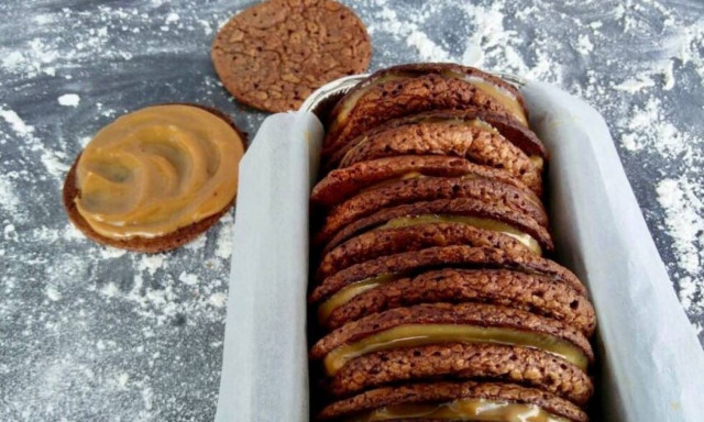 Η συνταγή της ημέρας: Brownie cookies γεμιστά με καραμέλα γάλακτος