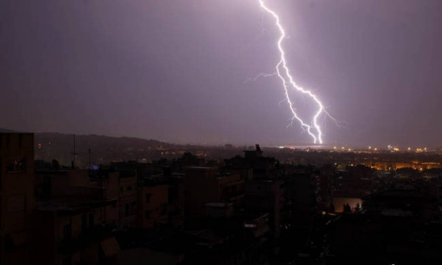 Καιρός: Ο χειμώνας ήρθε - Παρασκευή με πτώση της θερμοκρασίας, καταιγίδες και χιόνια (pics)