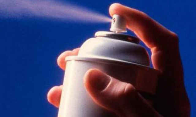 Απίστευτη τραγωδία: «Σνίφαρε» αποσμητικό σπρέι και πέθανε