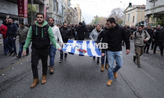 Πολυτεχνείο: Παλμός και συγκίνηση στις εκδηλώσεις για την 45η επέτειο εξέγερσης (pics+vids)