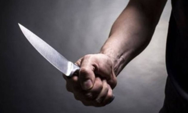 Λαμία: Πατέρας μαχαίρωσε τον ανήλικο γιο του που μπήκε στη μέση για να σώσει τη μητέρα του