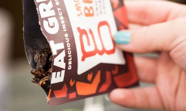 Δεν είναι Fake News: Αδειάζουν τα ράφια των σούπερ μάρκετ από μοσχάρι και τα γεμίζουν με γρύλους