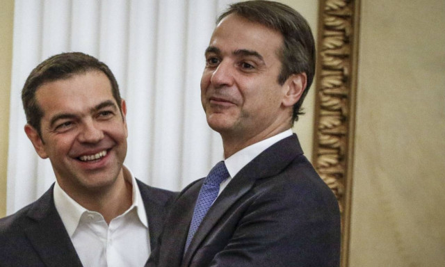 Ο Τσίπρας βάζει «φωτιές» και ο Μητσοτάκης παίρνει τηλέφωνο την... πυροσβεστική