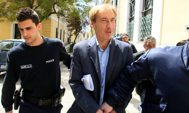 Έτσι απέδρασε ο υπόδικος τραπεζίτης Όσβαλντ - Η Siemens, τα εξοπλιστικά και οι φόβοι της ΕΛ.ΑΣ.