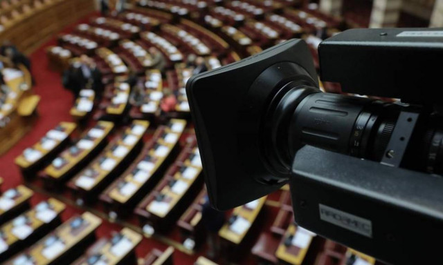 Άγριος πολιτικός «πόλεμος» για την υπόθεση C4i: Τι απαντούν ΝΔ και Γεννηματά