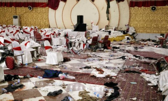 Καμπούλ: Δείτε καρέ καρέ τη στιγμή που ο βομβιστής αυτοκτονίας ανατινάζεται στην αίθουσα γάμων