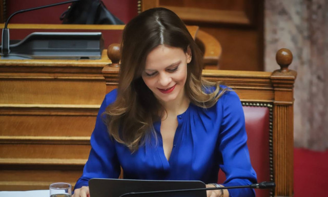 Αχτσιόγλου: Χρέος μας προς την κοινωνία η αύξηση του κατώτατου μισθού