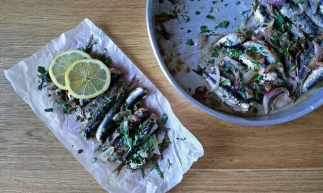 Η συνταγή της ημέρας: Σαρδέλες φούρνου με λαδορίγανη