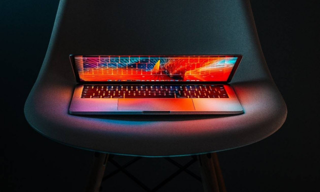 Black Friday: Όλα όσα πρέπει να προσέξεις αν θέλεις να πάρεις laptop