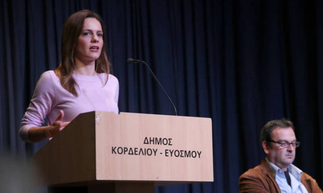 Αχτσιόγλου: Αυξήσεις σε 600.000 συνταξιούχους από την 1η Ιανουαρίου