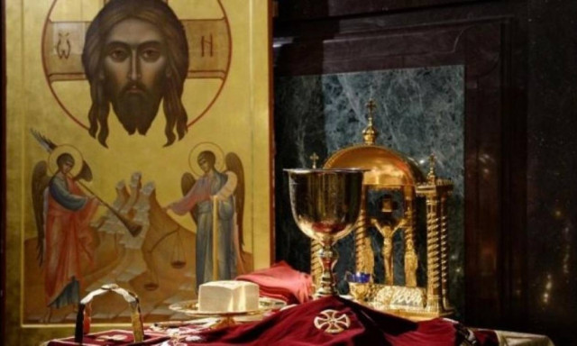 Χριστούγεννα: Kαλύτερα να μην κοινωνήσω καθόλου ή να κοινωνήσω χωρίς εξομολόγηση;