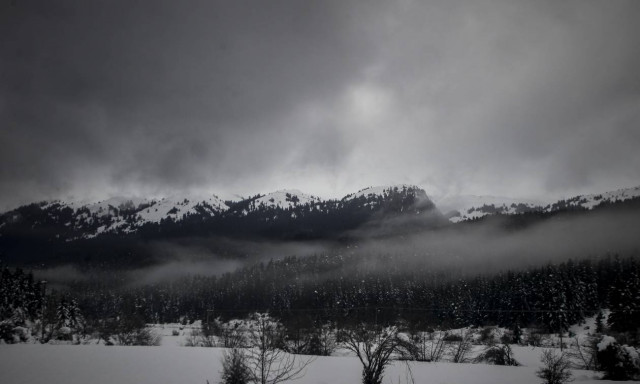Καιρός: Ξεκίνησε η επέλαση της «Πηνελόπης» - «Χτυπά» την Ελλάδα με καταιγίδες και χιόνια