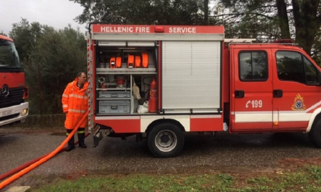 Αγρίνιο: Μεγάλη πυρκαγιά σε κατοικία - Κάηκαν ζωντανά πολλά ζώα (pics)
