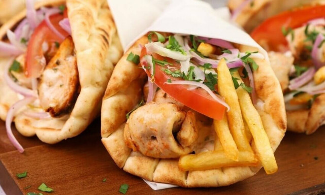 Η συνταγή της ημέρας: Ζουμερά σουβλάκια κοτόπουλου