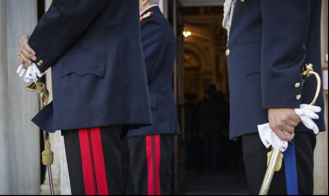 Ανατροπή στα αναδρομικά των ενστόλων: Τι αποφάσισε το ΣτΕ - Πότε και πώς θα γίνει η επιστροφή