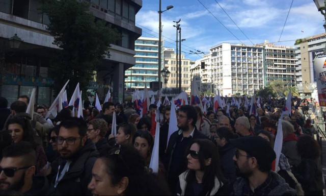 Απεργία ΓΣΕΕ: «Παρέλυσε» η χώρα - Στους δρόμους βγήκαν οι εργαζόμενοι (pics&vids)