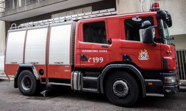 Φωτιά σε διαμέρισμα στο Μαρούσι: Απεγκλωβίστηκαν τρία άτομα