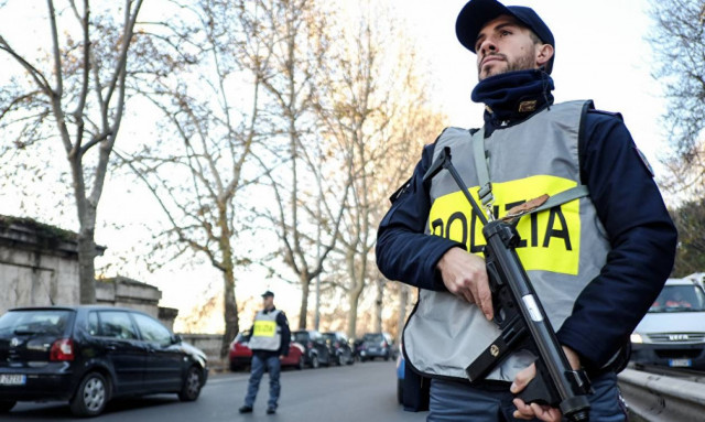 Συναγερμός στην Ιταλία έπειτα από ομηρία: Τρεις τραυματίες