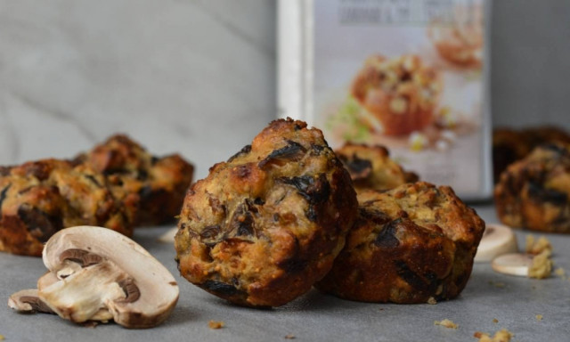 Η συνταγή της ημέρας: Easy Bake τυροψωμάκια με αποξηραμένα σύκα και μανιτάρια