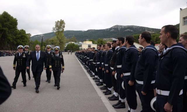 Ο Καμμένος όρκισε το γιο του στο Πολεμικό Ναυτικό - Τι έγραψε στο Twitter (pics)