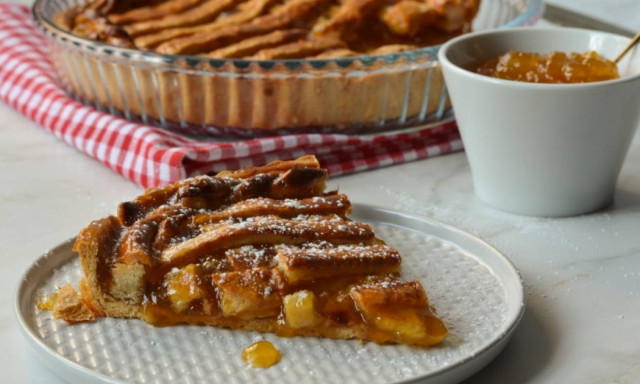 Συνταγή για πεντανόστιμη πάστα φλώρα με μαρμελάδα ροδάκινο