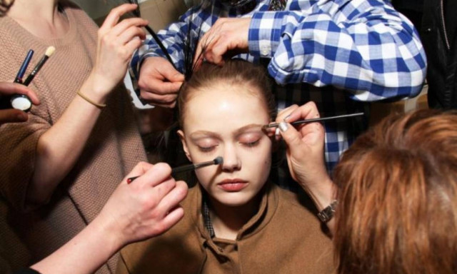 Ο σωστός τρόπος για να κάνεις διακριτικά contouring στη μύτη σου